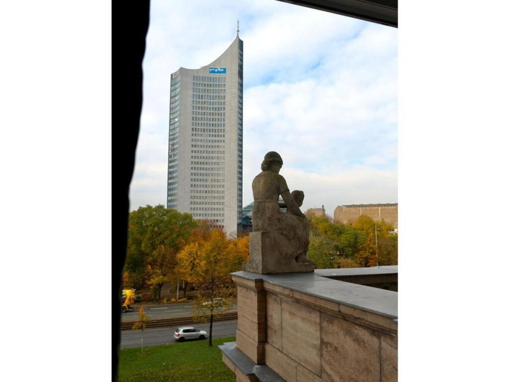 Rossplatz In The Center *