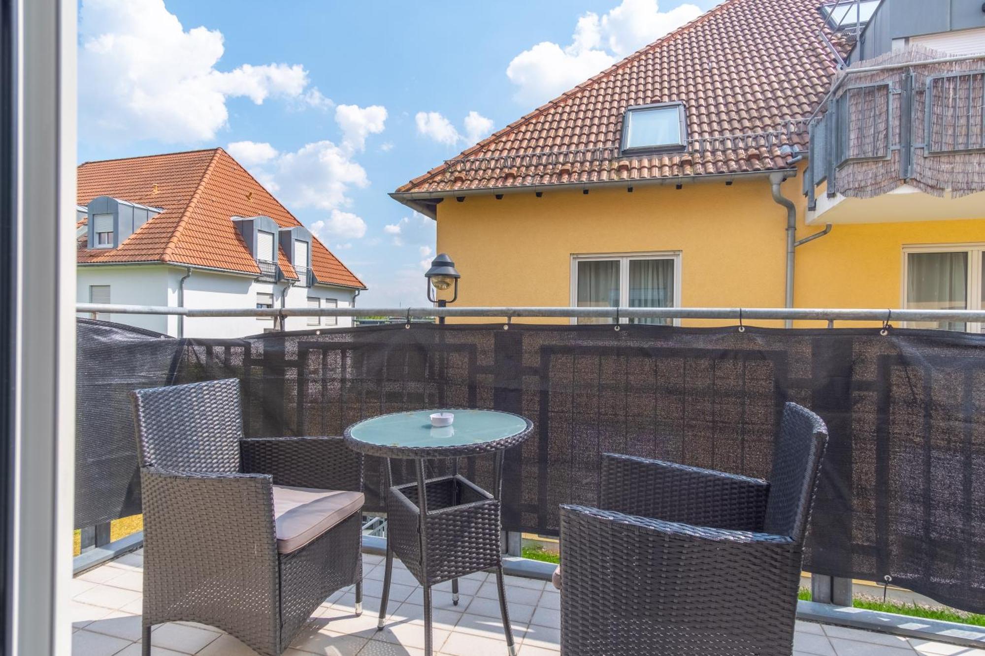 Arbeitsplatz, Balkon, Tiefgarage Naehe Neue Messe Leipzig