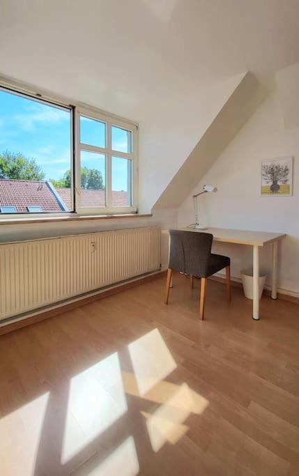 Appartement 2-zimmer-traumwohnung: Schick * Hell * Ruhig * Grosse Raeume * Zentrumsnah