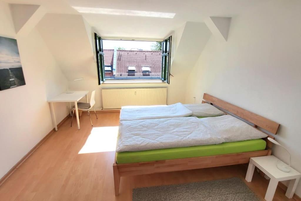 Appartement 2-zimmer-traumwohnung: Schick * Hell * Ruhig * Grosse Raeume * Zentrumsnah