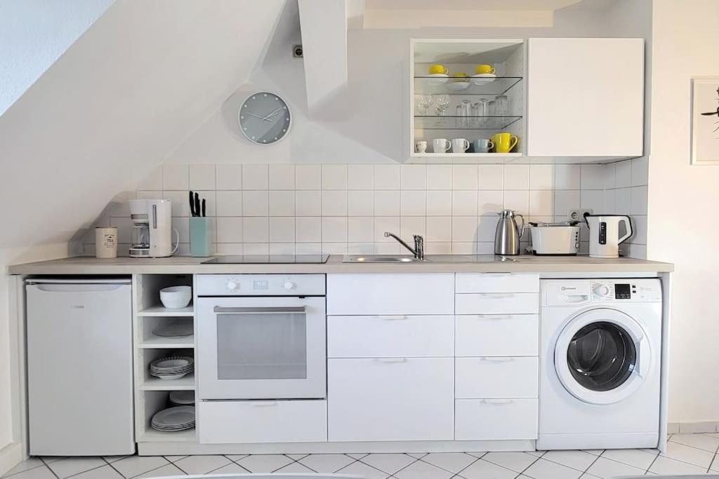 2-zimmer-traumwohnung: Schick * Hell * Ruhig * Grosse Raeume * Zentrumsnah Appartement