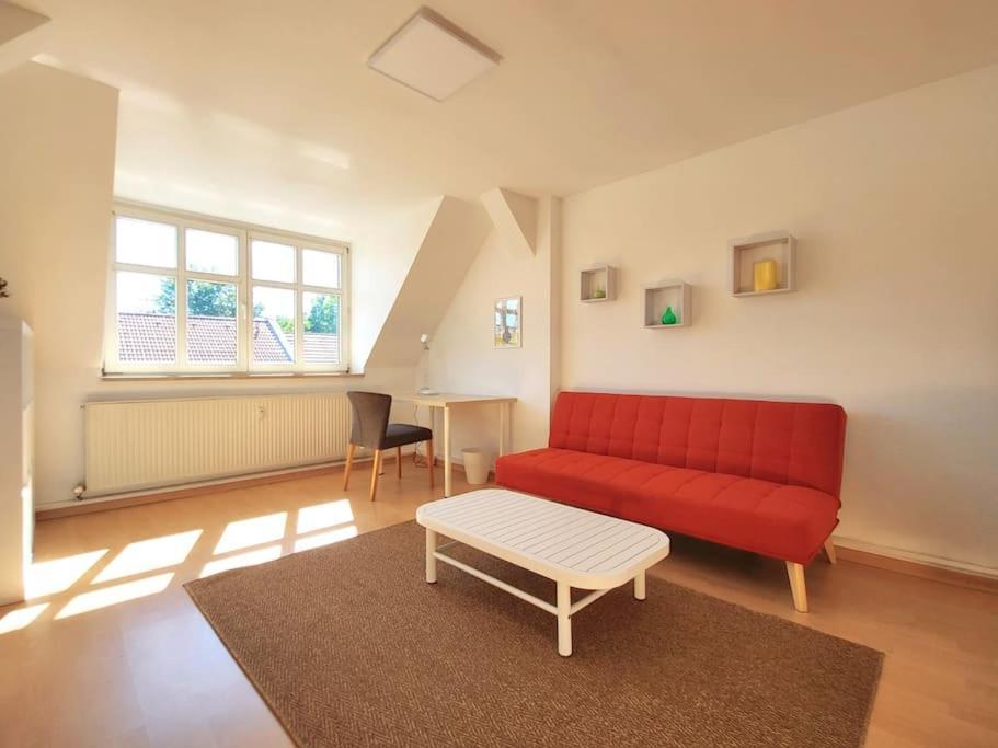 2-zimmer-traumwohnung: Schick * Hell * Ruhig * Grosse Raeume * Zentrumsnah *