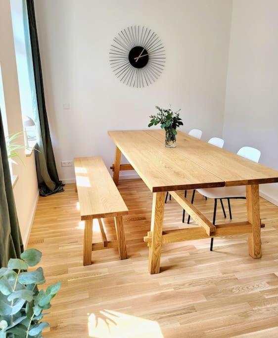 Stylisches Zentrales City-apartment Mit 2 Balkonen Appartement Leipzig