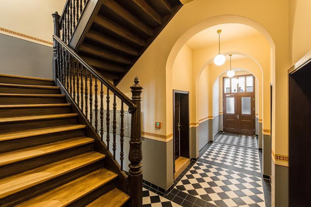 Appartement Stylisches Zentrales City-apartment Mit 2 Balkonen Leipzig