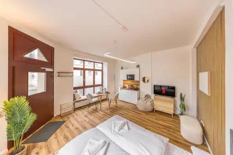 Appartement Ruhige Und Stilvolle Am Clara-zetkin-park