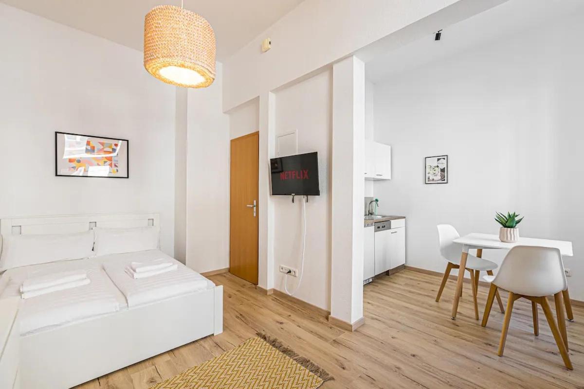 Ruhige Und Stilvolle Am Clara-zetkin-park Appartement