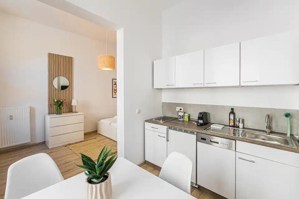 Ruhige Und Stilvolle Am Clara-zetkin-park Appartement