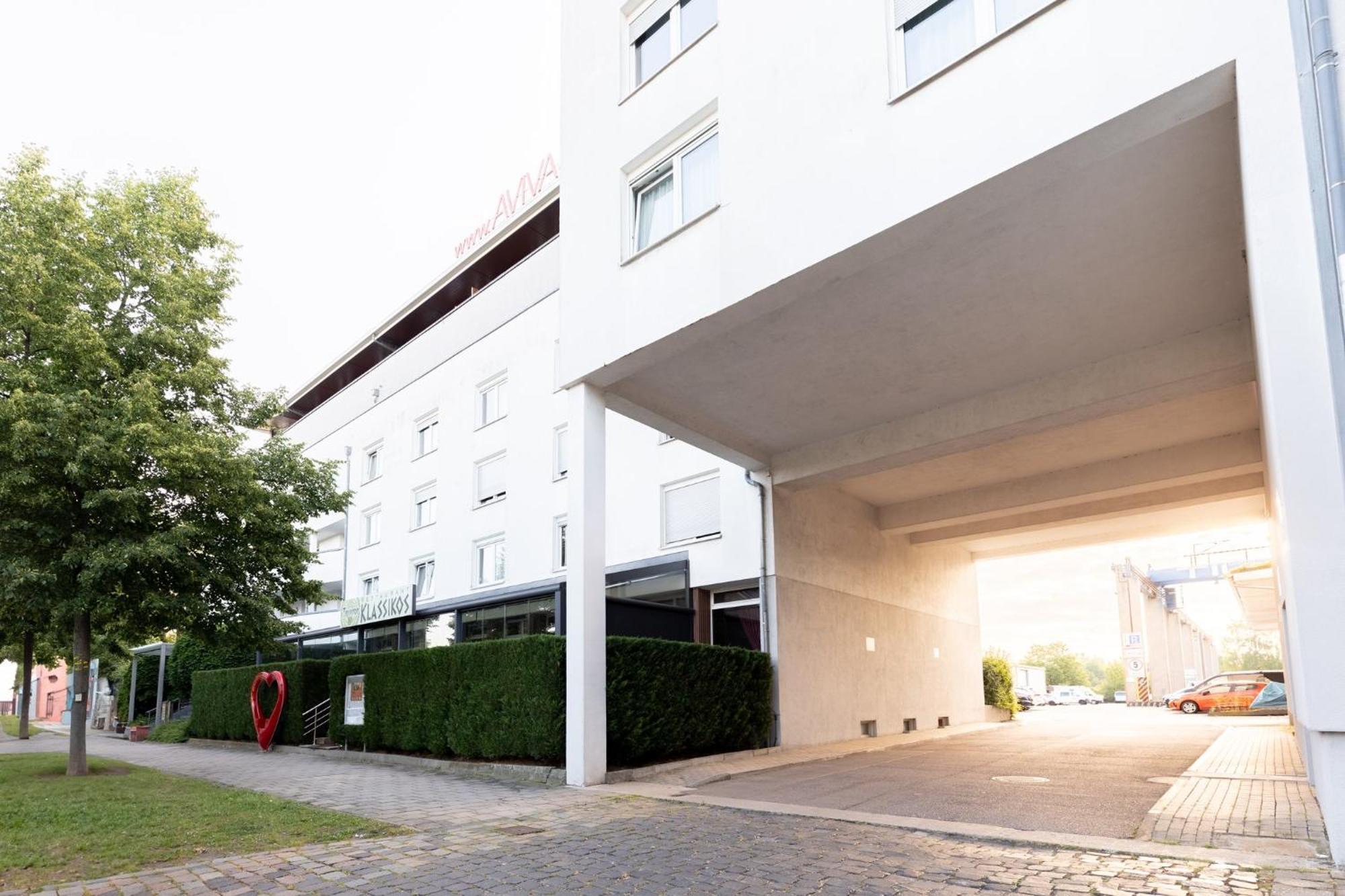 Aviva Hotel 4*