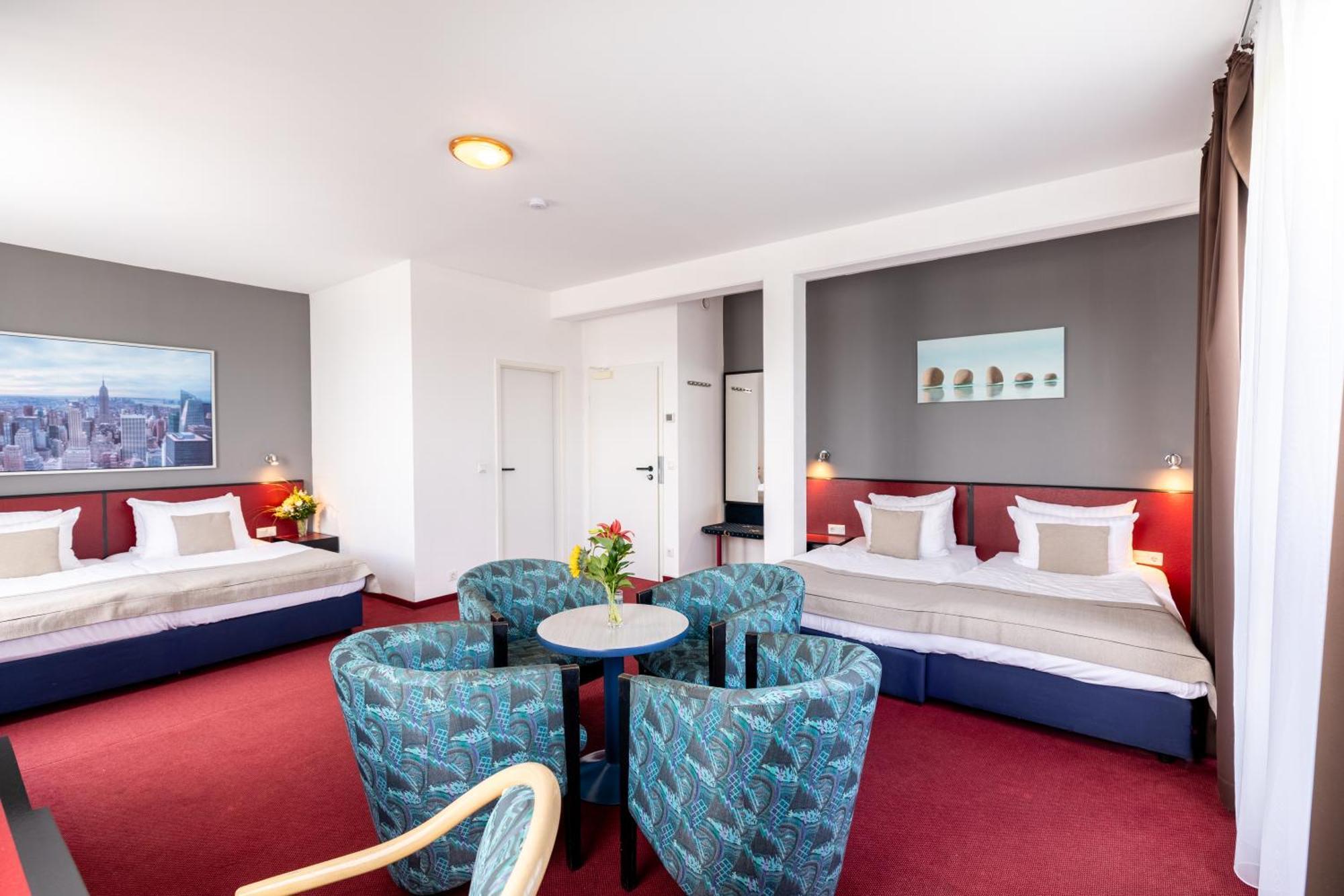 Aviva Hotel 4*