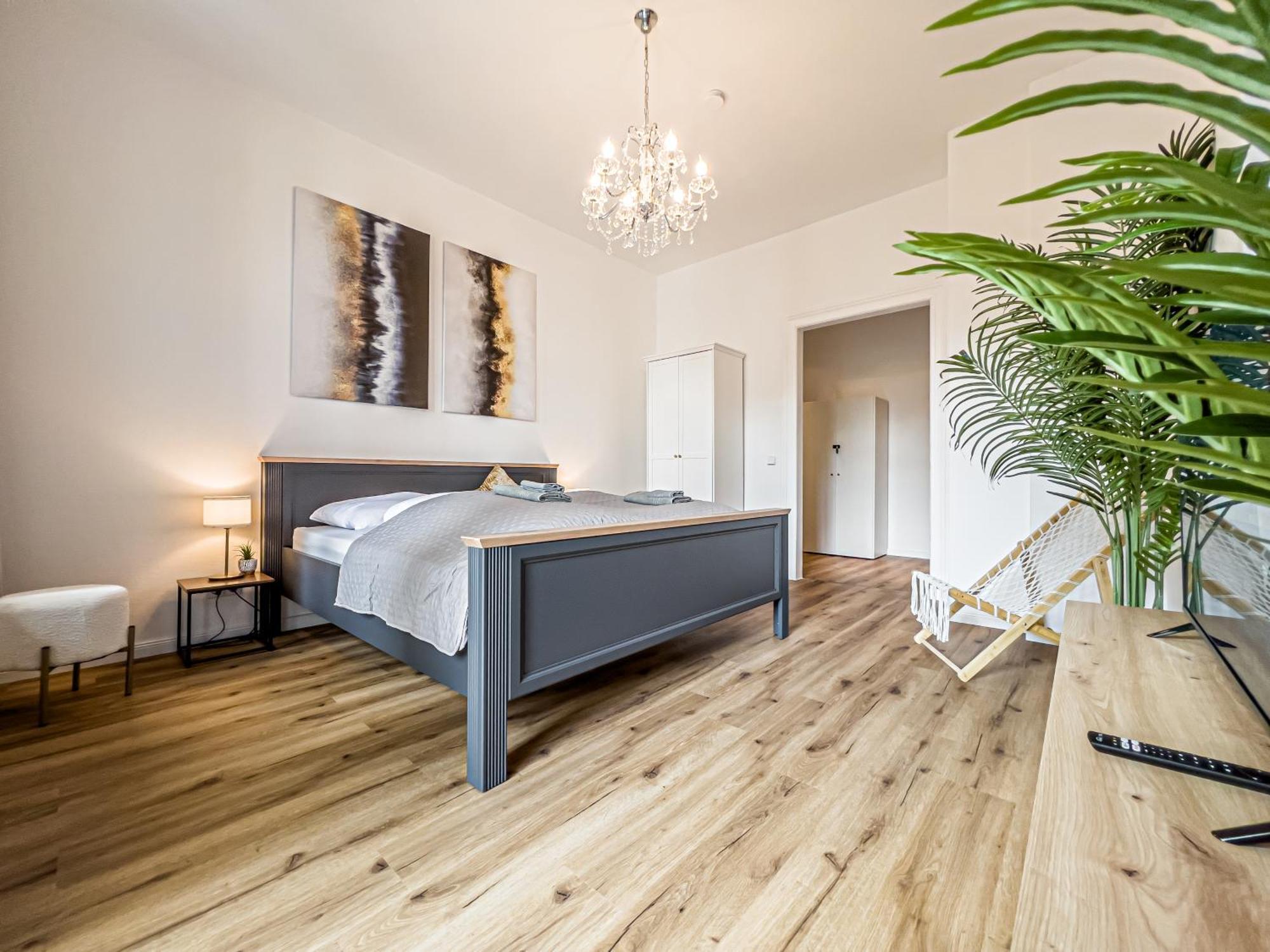 Appartement Grosse 3 Schlafzimmer Mit Kueche, Bad, Waschmaschine & Balkon Am Zoo Leipzig