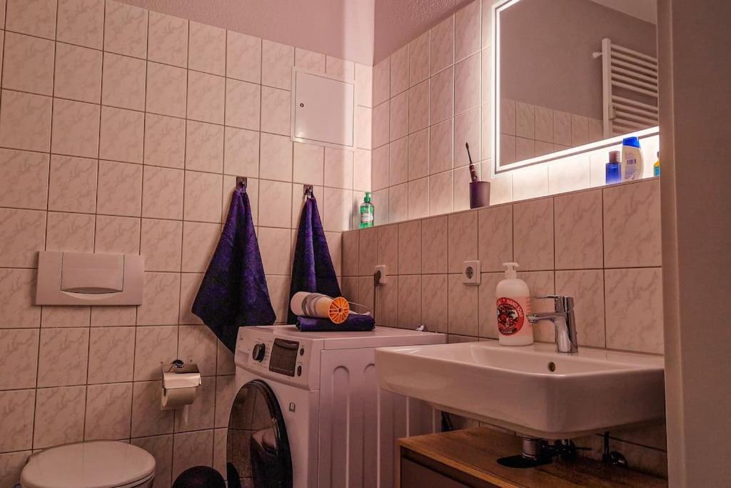 Monkey Magic Mansion 2 Bedroom Next To Tram And Leipzig