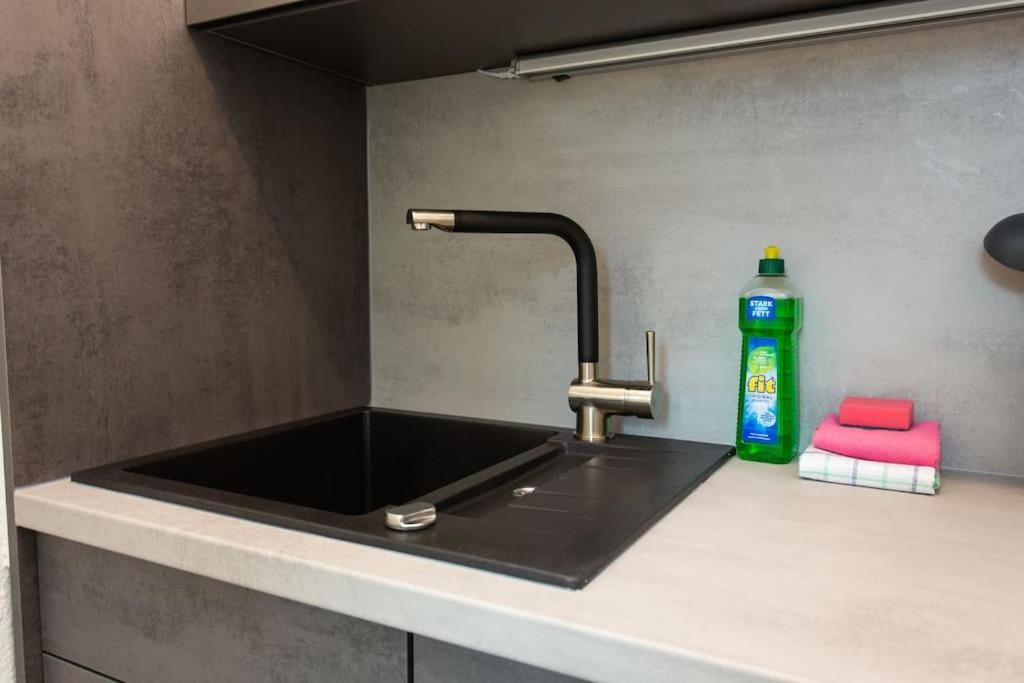 Little - Ruhig & Im Zentrum Gelegen- Perfekt Fuer Solo Reisende, Paare Oder Businessgaeste 3rd Floor Appartement *