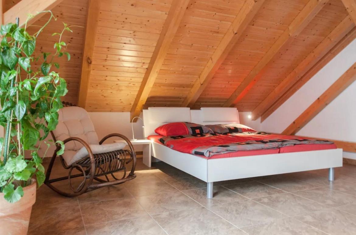 Apartment Moderne Dachgeschosswohnung Im Leipziger Norden Leipzig