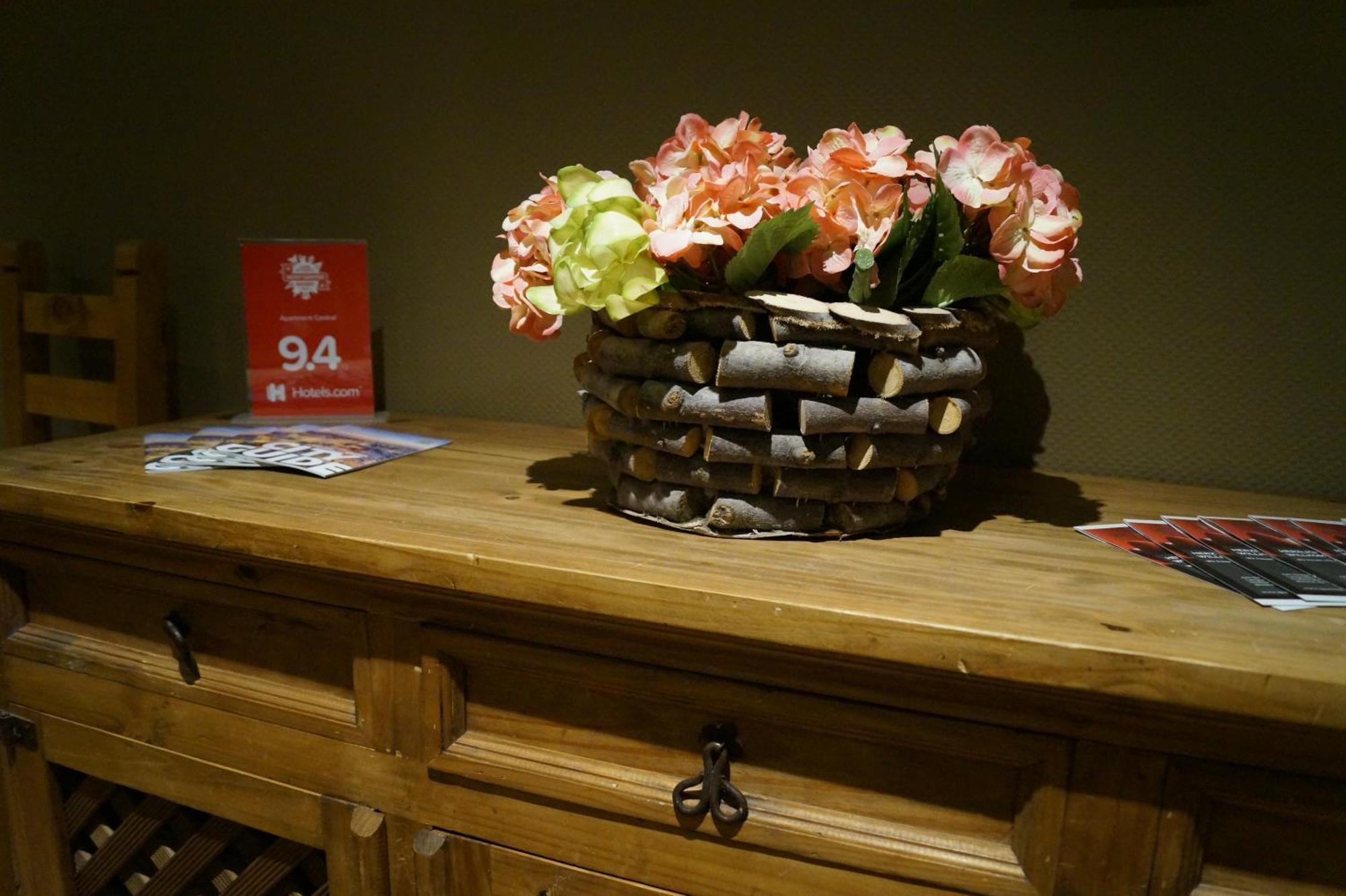 - Aparthotel