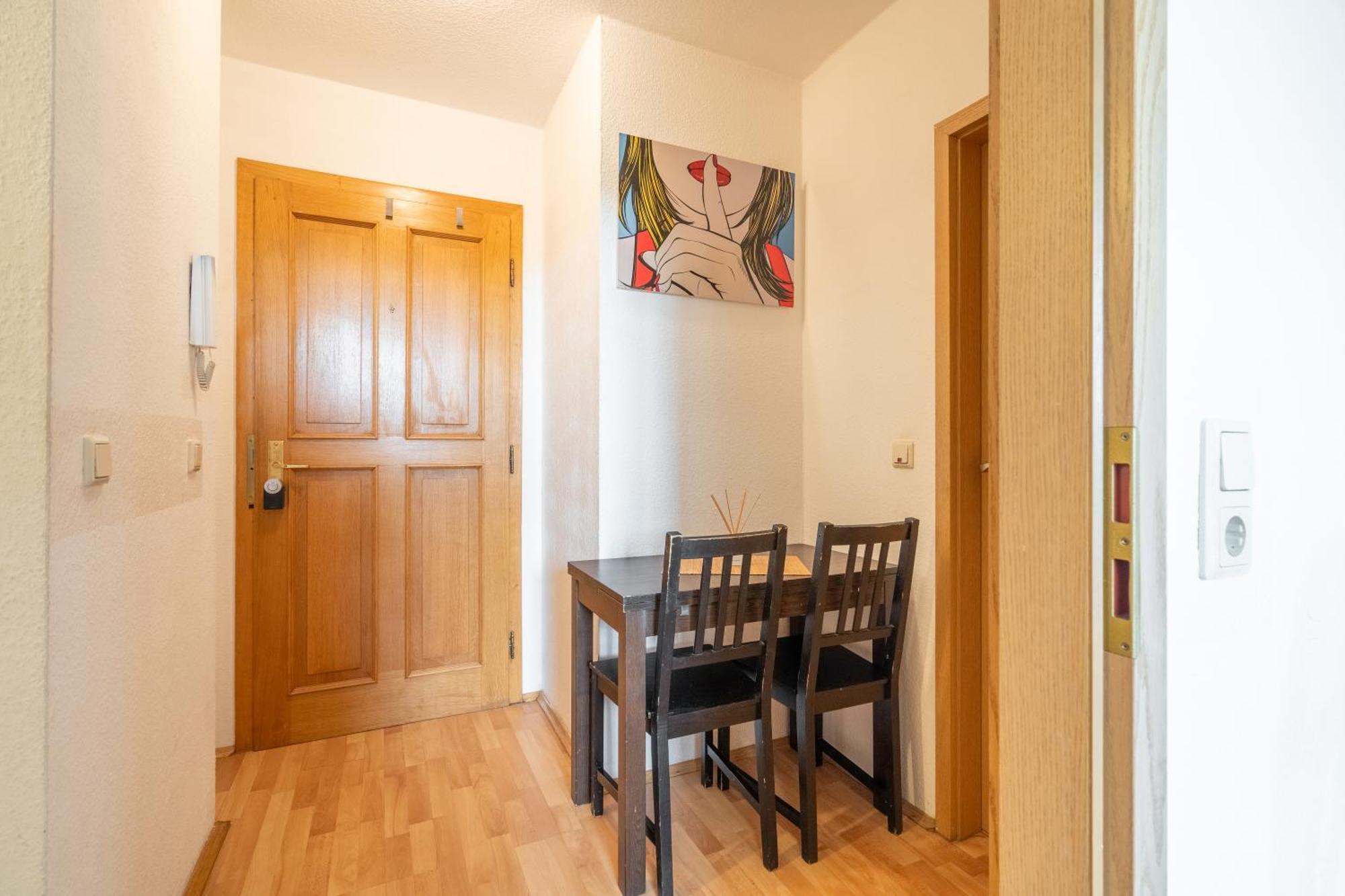 Apartment Gemuetliche Dachgeschosswohnung -waldstrassenviertel *
