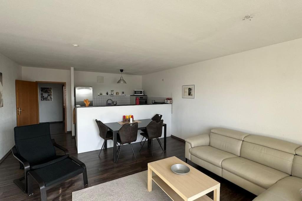 Appartement In Naehe Messe,bmw,porsche,flughafen