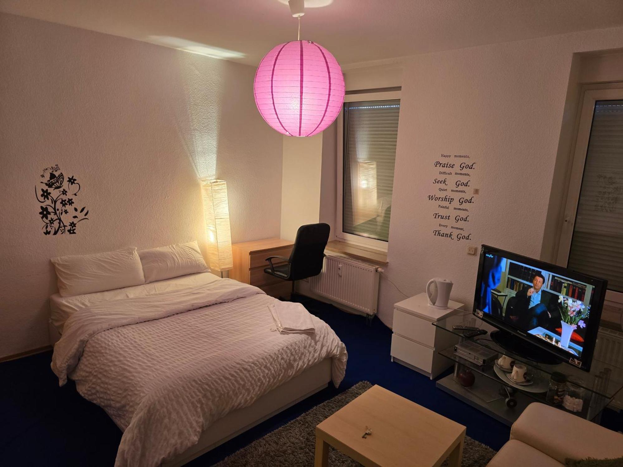 Homestay Cozy & Queit With Marcbride Leipzig