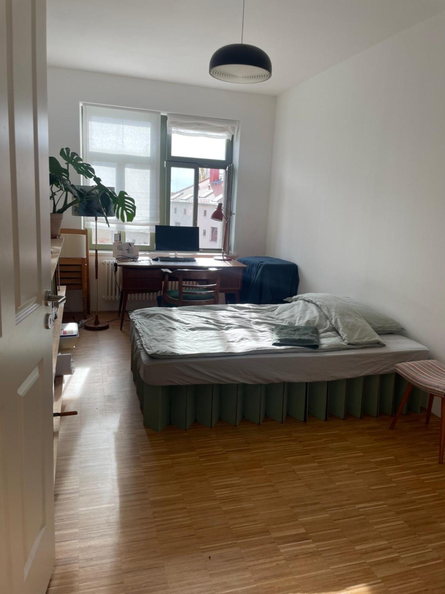 Apartment Grosszuegiges Mit Balkon In Altlindenau