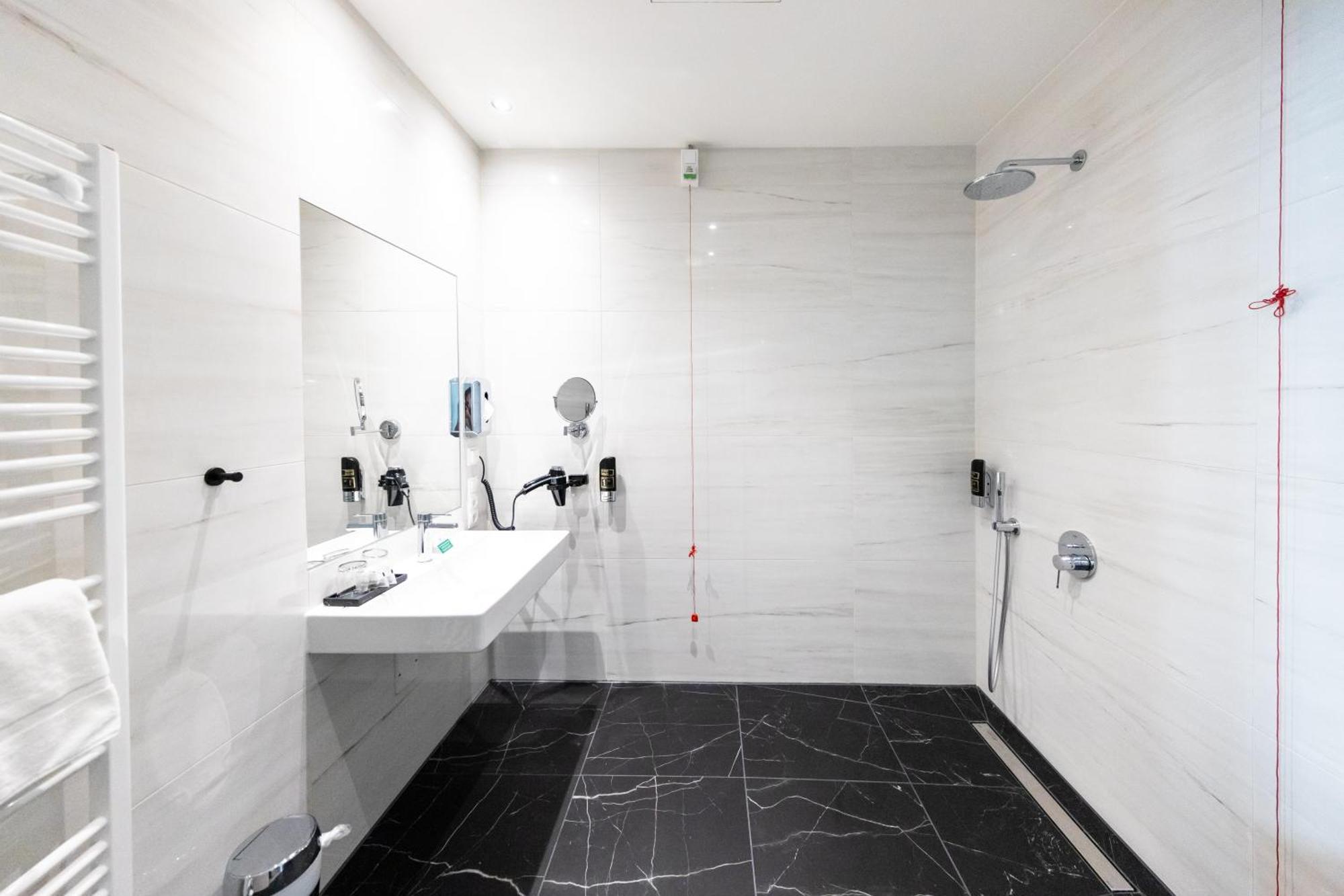 Western Premier Royal Blue Hotel