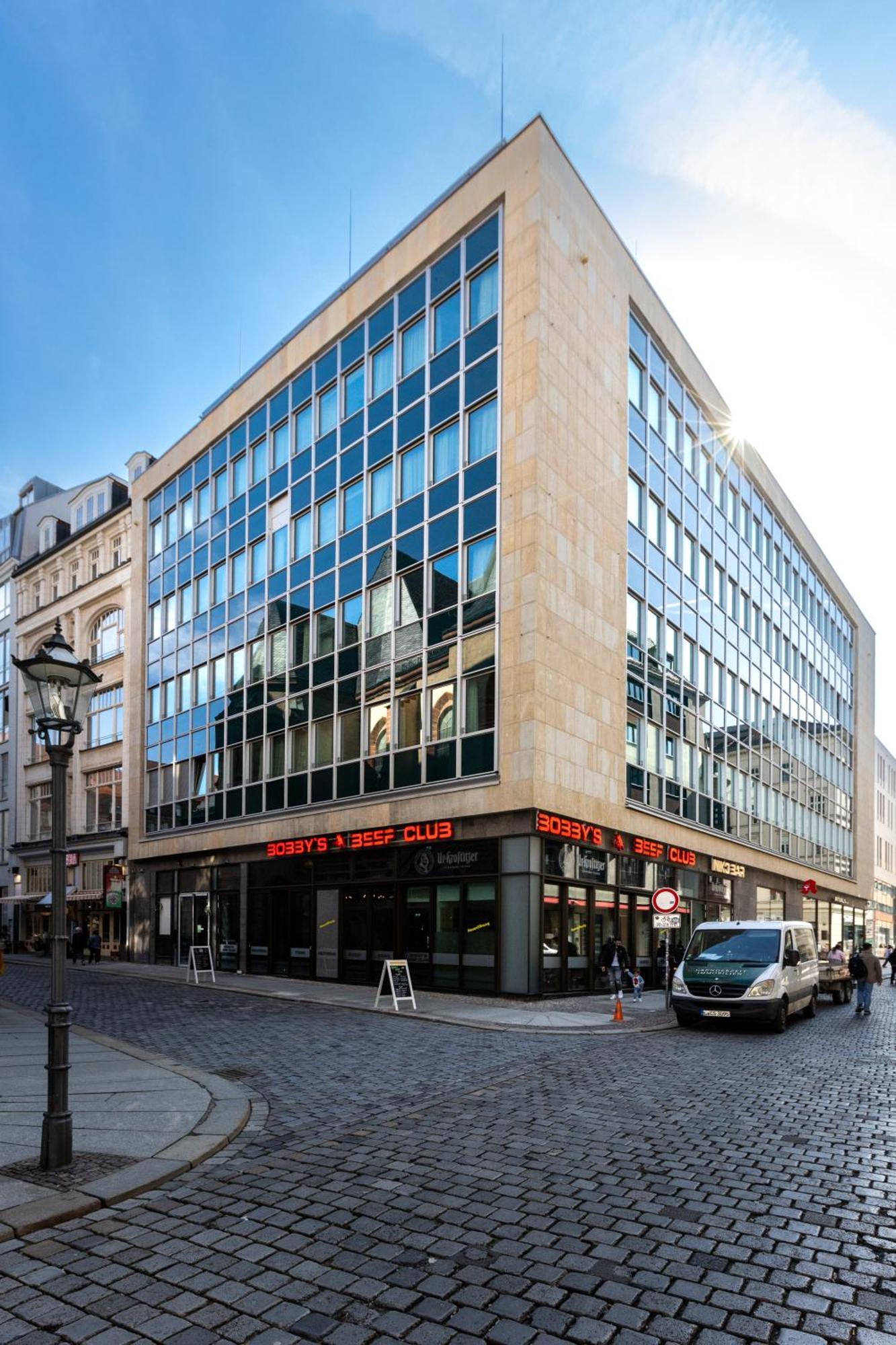 Hotel Western Premier Royal Blue 4*