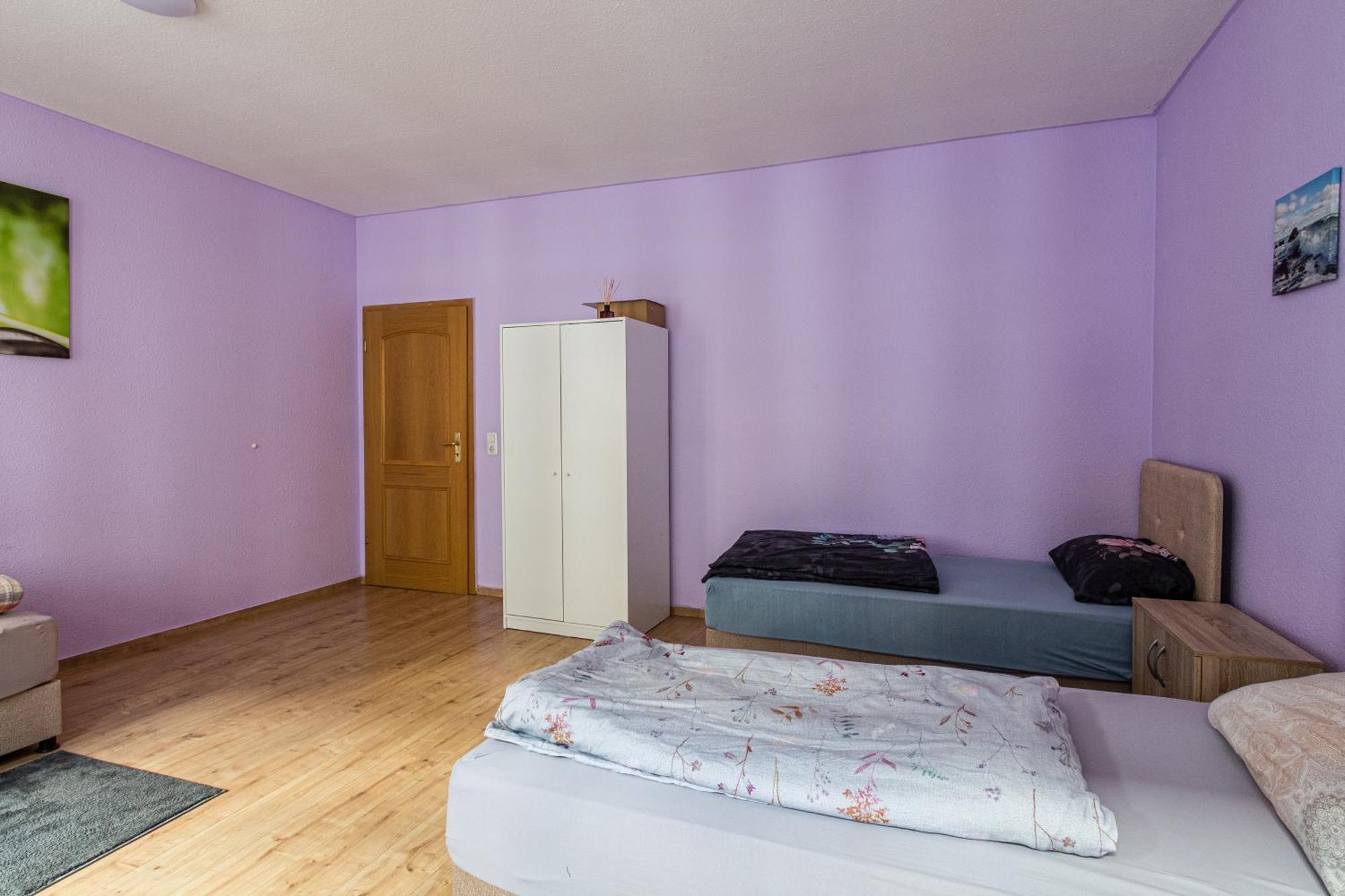 Apartment 2-Zimmerwohnung Ludwig Mit Balkon Fuer Handwerker Fuer 5 Personen