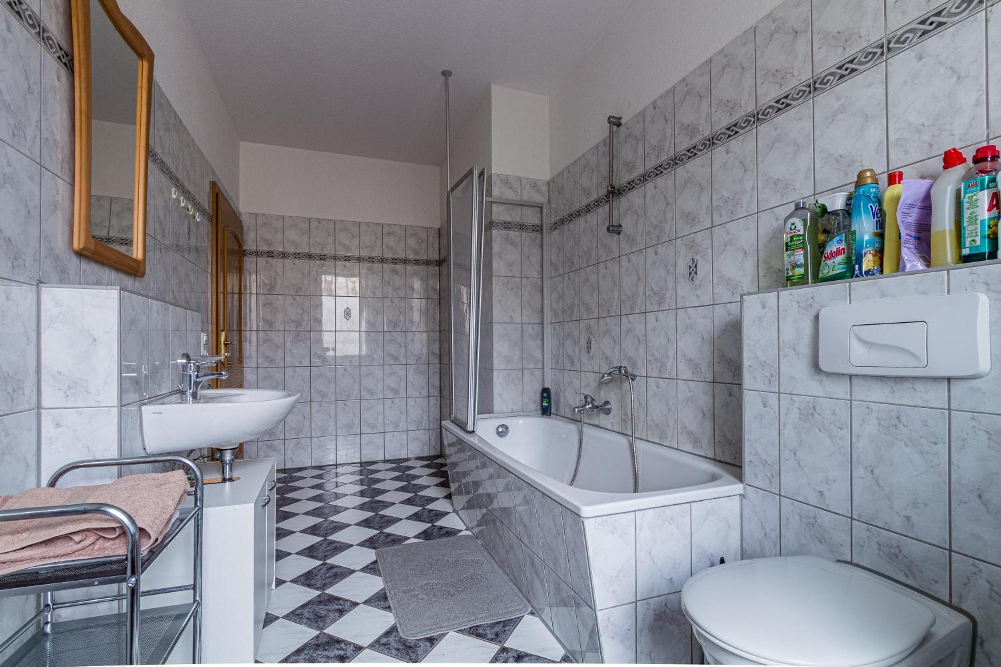2-Zimmerwohnung Ludwig Mit Balkon Fuer Handwerker Fuer 5 Personen Apartment Leipzig