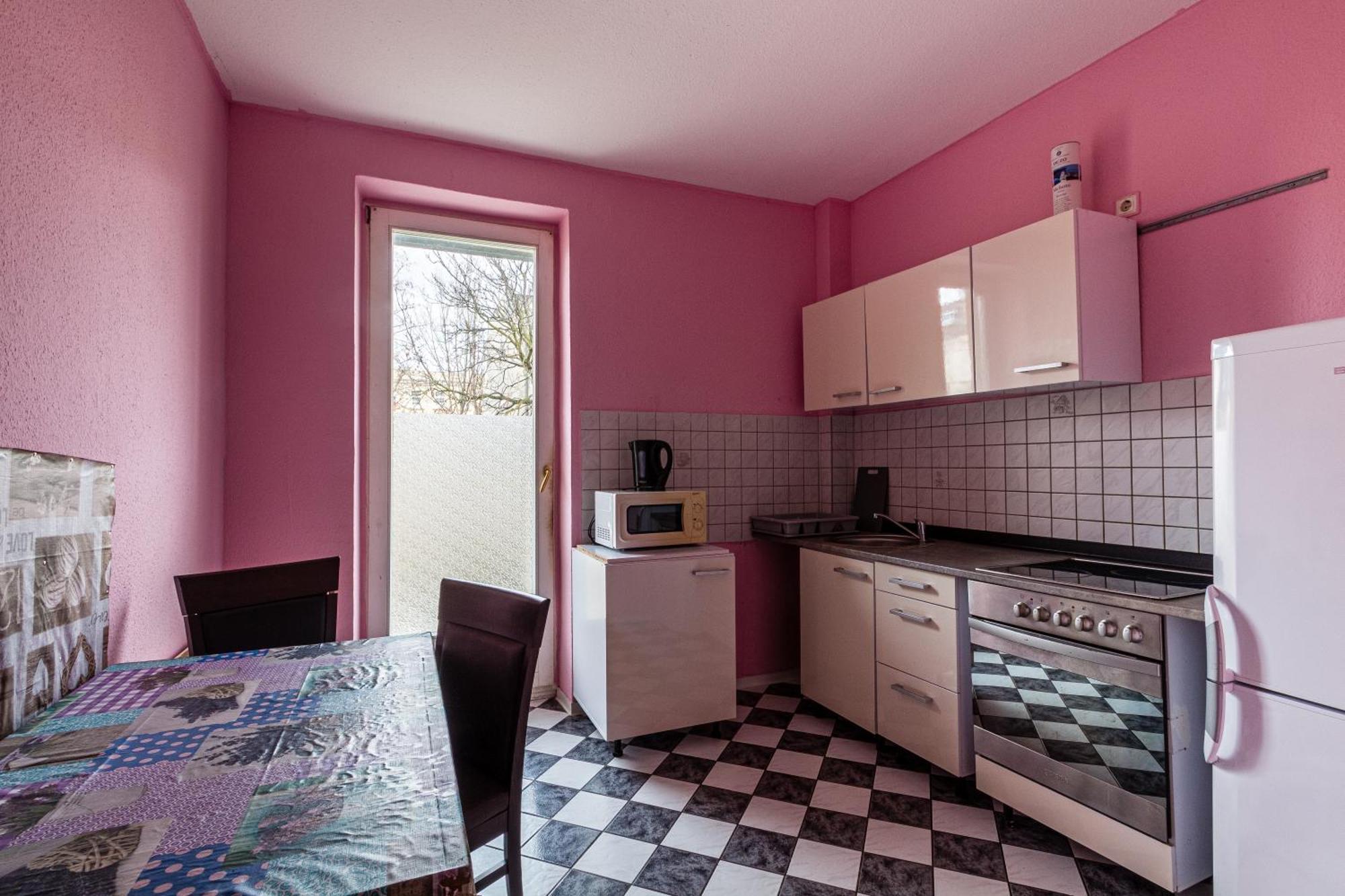 Apartment 2-Zimmerwohnung Ludwig Mit Balkon Fuer Handwerker Fuer 5 Personen