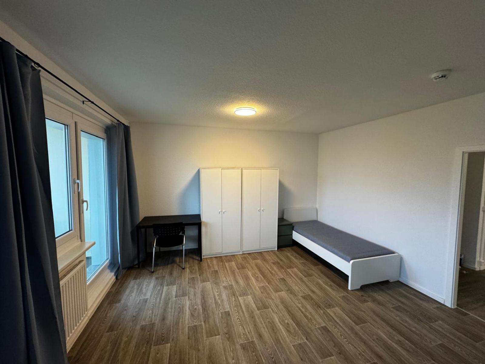 Monteursunterkunft Fuer 7 Personen Appartement *
