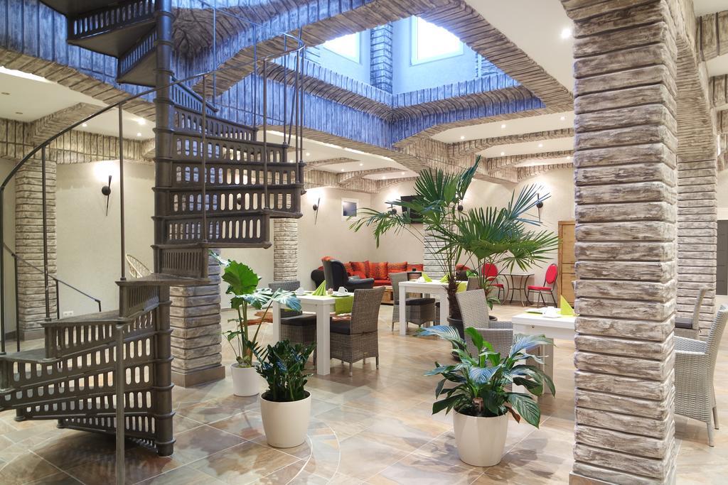 Hotel Ambiente 3*