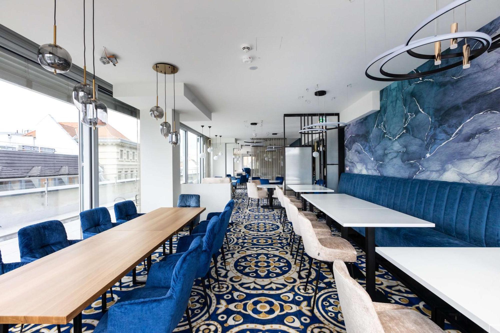 Hotel Western Premier Royal Blue