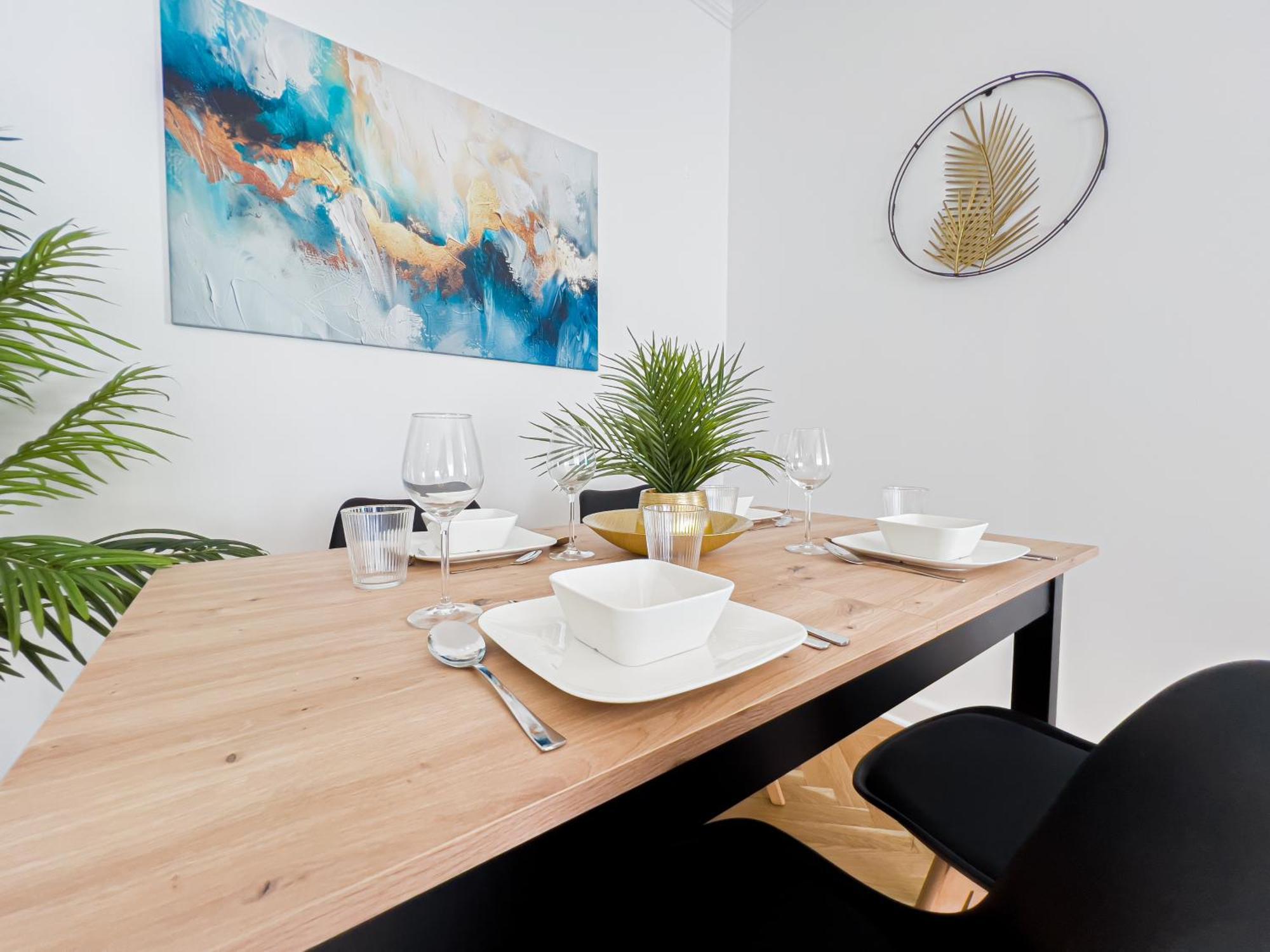 Erstklassiges Ferienapartment Citynah Mit 1 Schlafzimmer - Wifi, Tv, Kuechenzeile, Waschmaschine&trockner * Leipzig