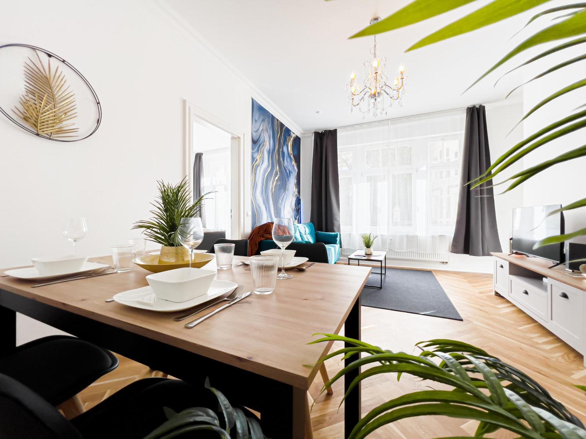 Apartment Erstklassiges Ferienapartment Citynah Mit 1 Schlafzimmer - Wifi, Tv, Kuechenzeile, Waschmaschine&trockner