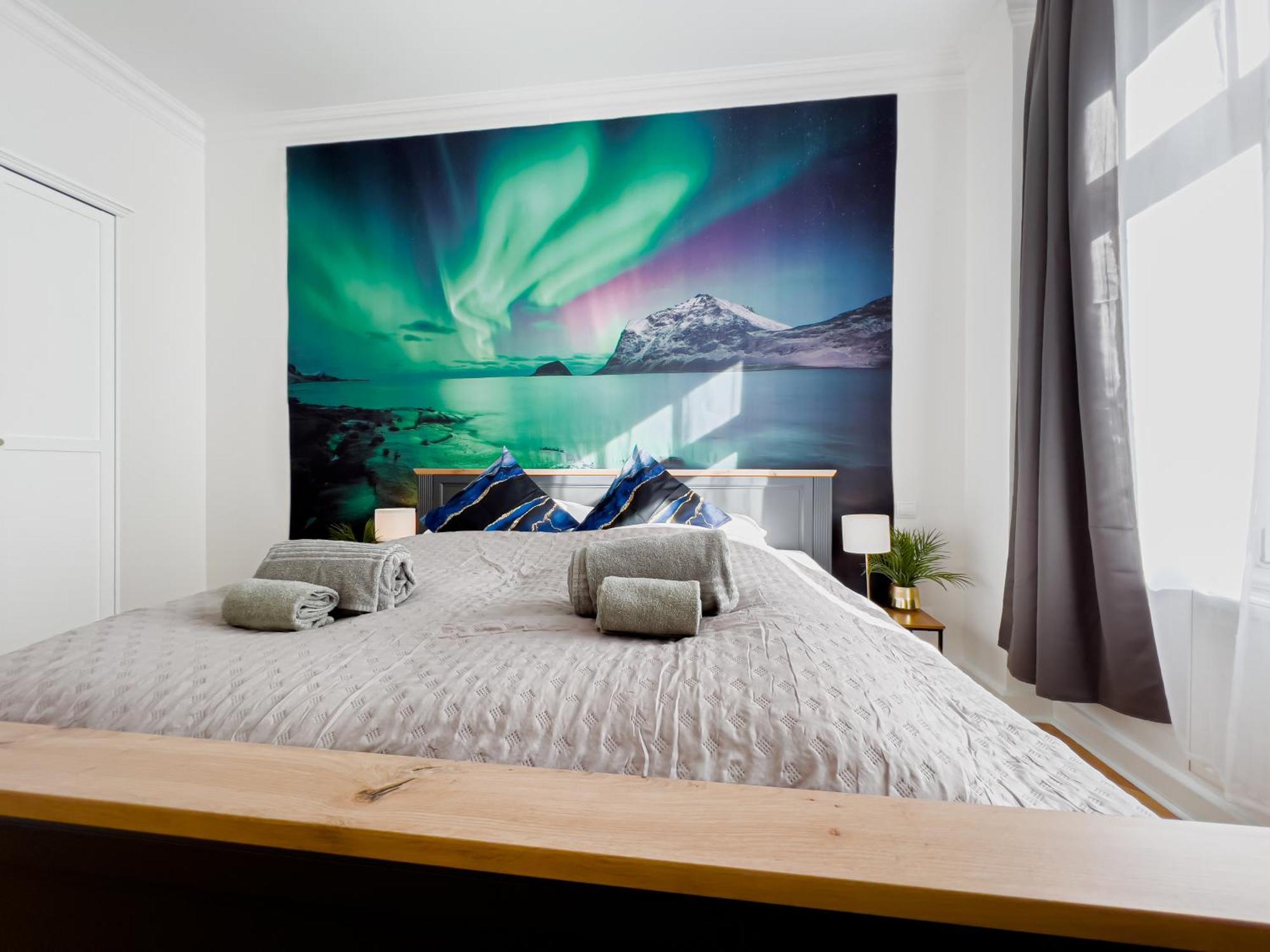 Erstklassiges Ferienapartment Citynah Mit 1 Schlafzimmer - Wifi, Tv, Kuechenzeile, Waschmaschine&trockner Apartment *