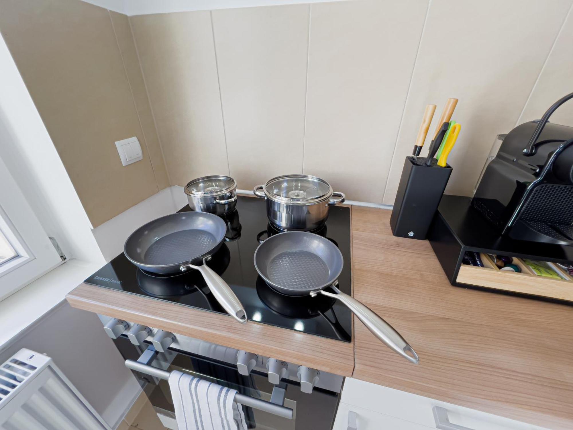 Apartment Erstklassiges Ferienapartment Citynah Mit 1 Schlafzimmer - Wifi, Tv, Kuechenzeile, Waschmaschine&trockner Leipzig