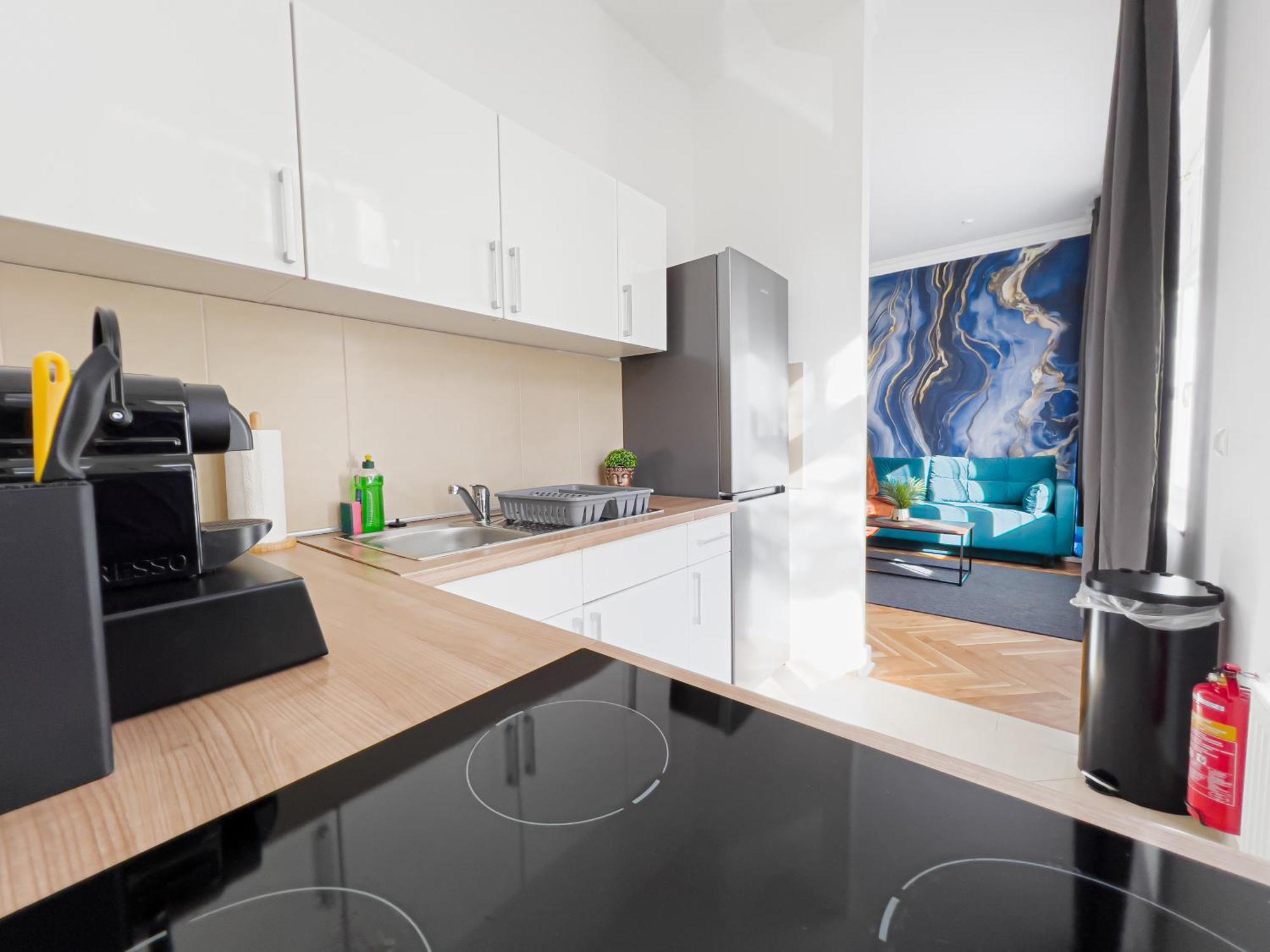 Erstklassiges Ferienapartment Citynah Mit 1 Schlafzimmer - Wifi, Tv, Kuechenzeile, Waschmaschine&trockner *