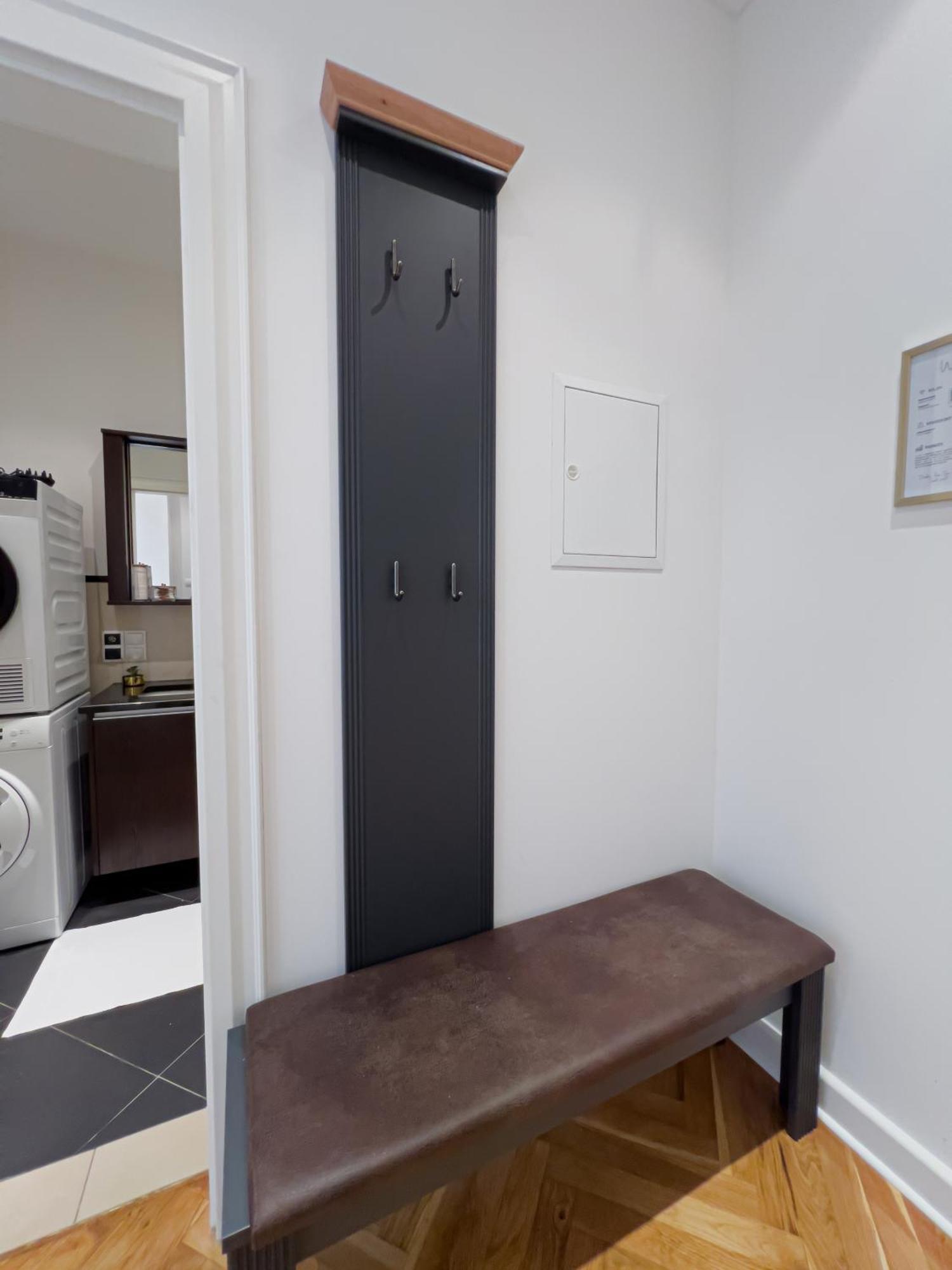Erstklassiges Ferienapartment Citynah Mit 1 Schlafzimmer - Wifi, Tv, Kuechenzeile, Waschmaschine&trockner Leipzig