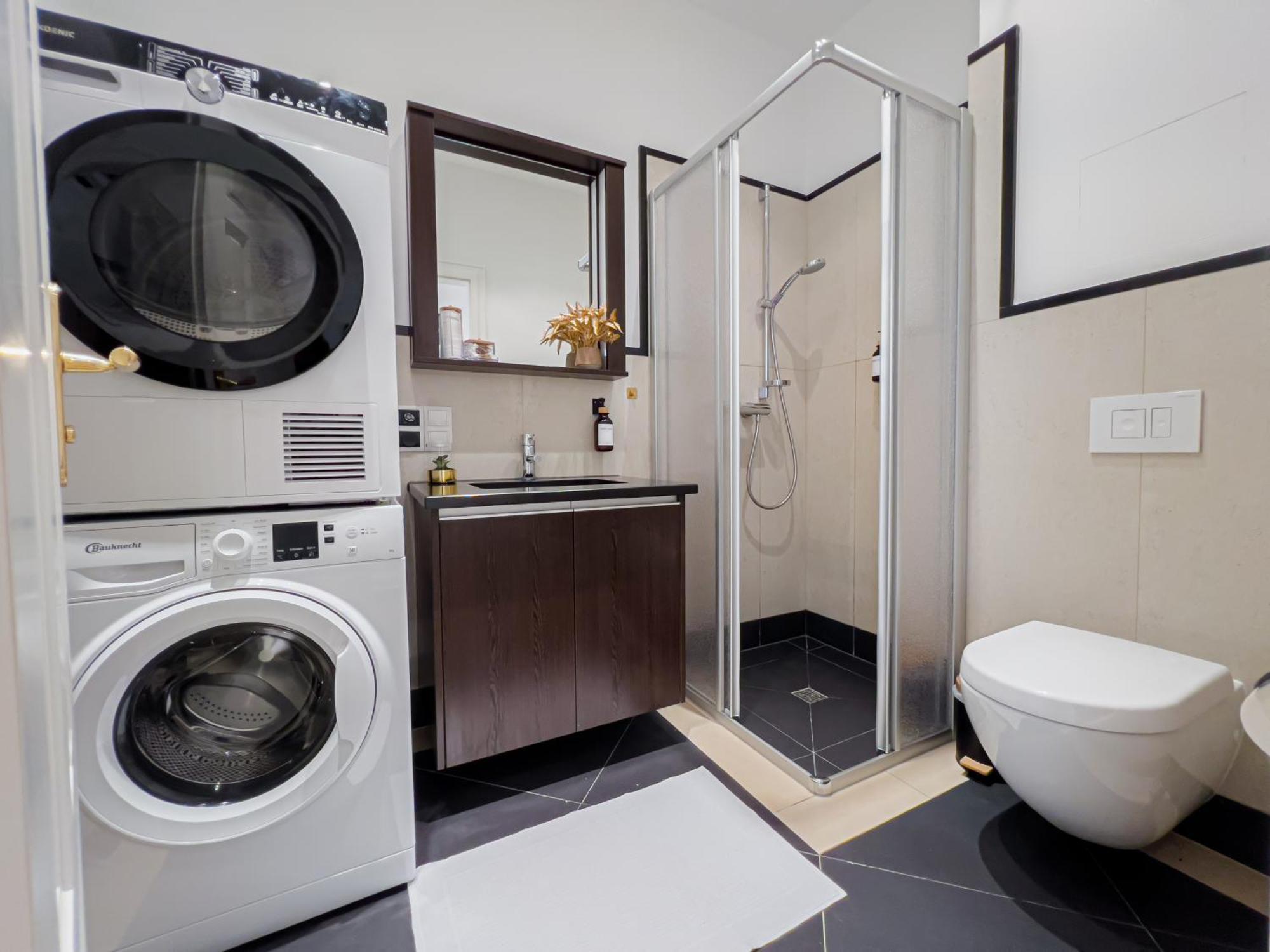Erstklassiges Ferienapartment Citynah Mit 1 Schlafzimmer - Wifi, Tv, Kuechenzeile, Waschmaschine&trockner Apartment