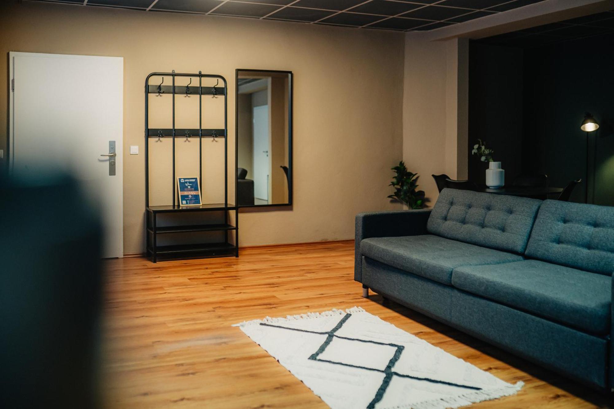 Luga Homes - Zoo Apartment *