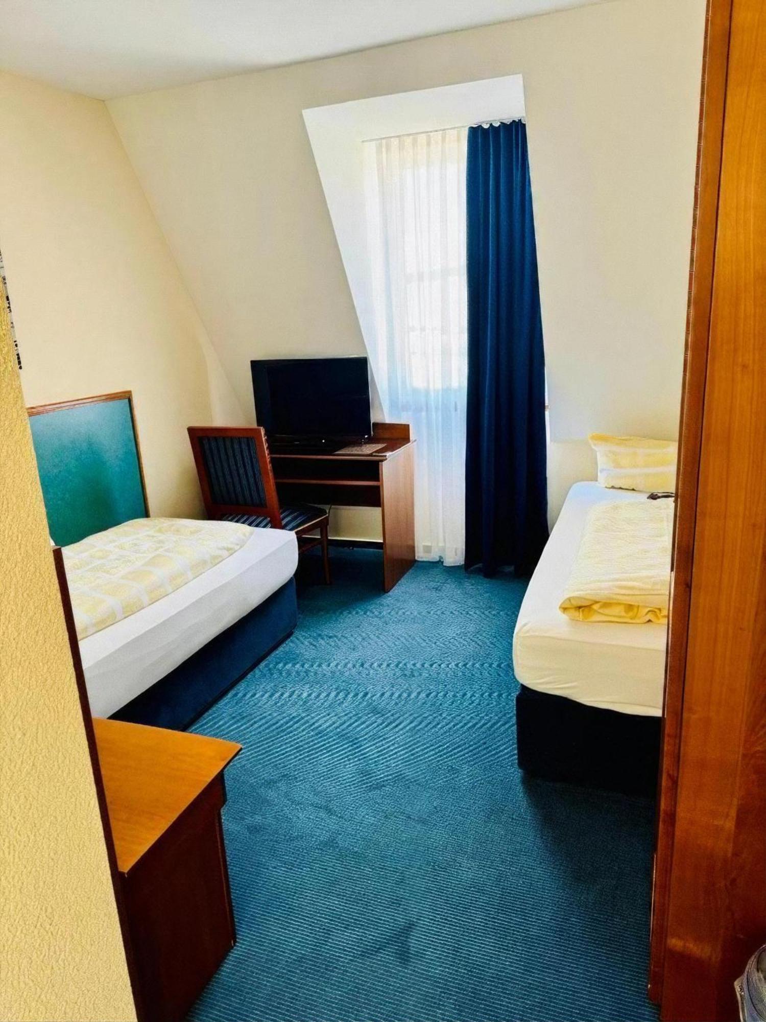 Am Bayrischen Platz Hotel 3*