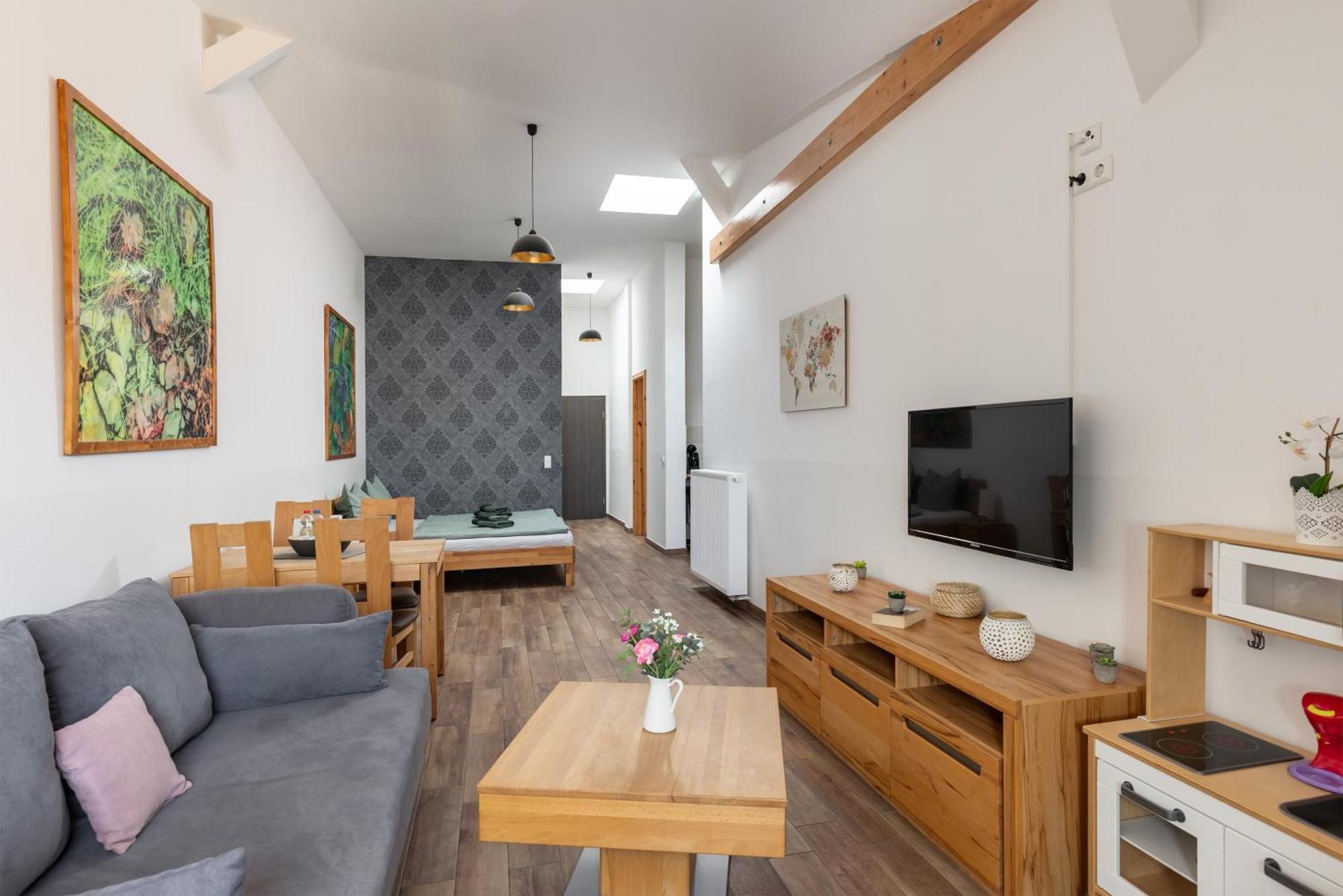 Loft Apartment *