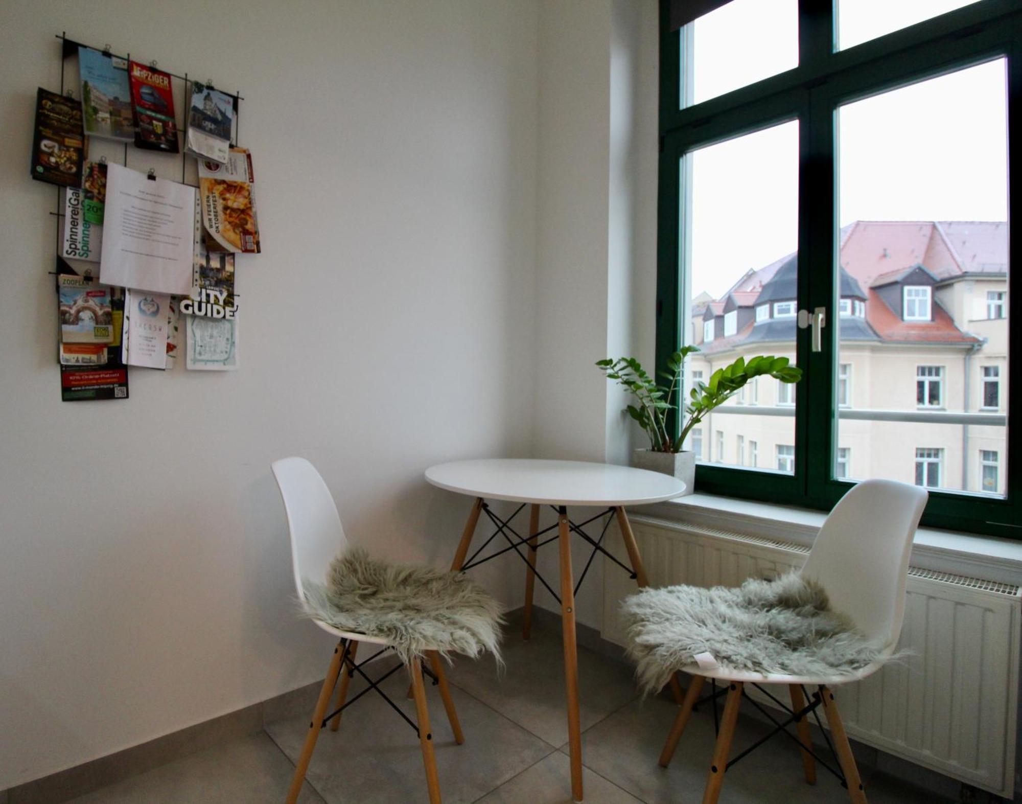 Zentrales Hochwertiges Gruenderzeit-apartment Thomasius Appartement