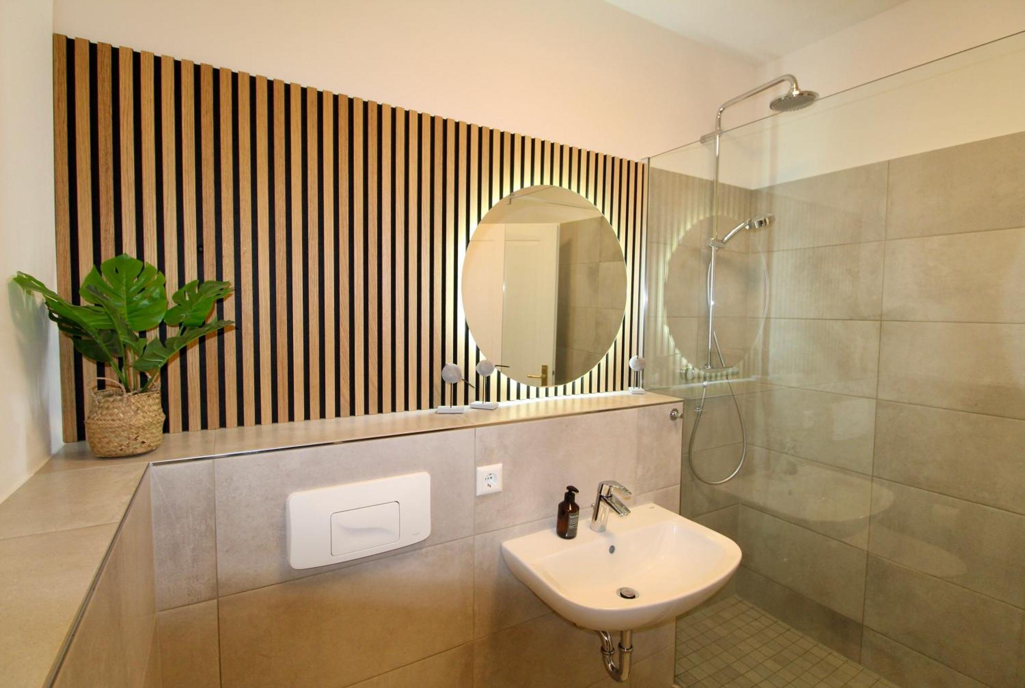 Zentrales Hochwertiges Gruenderzeit-apartment Thomasius *