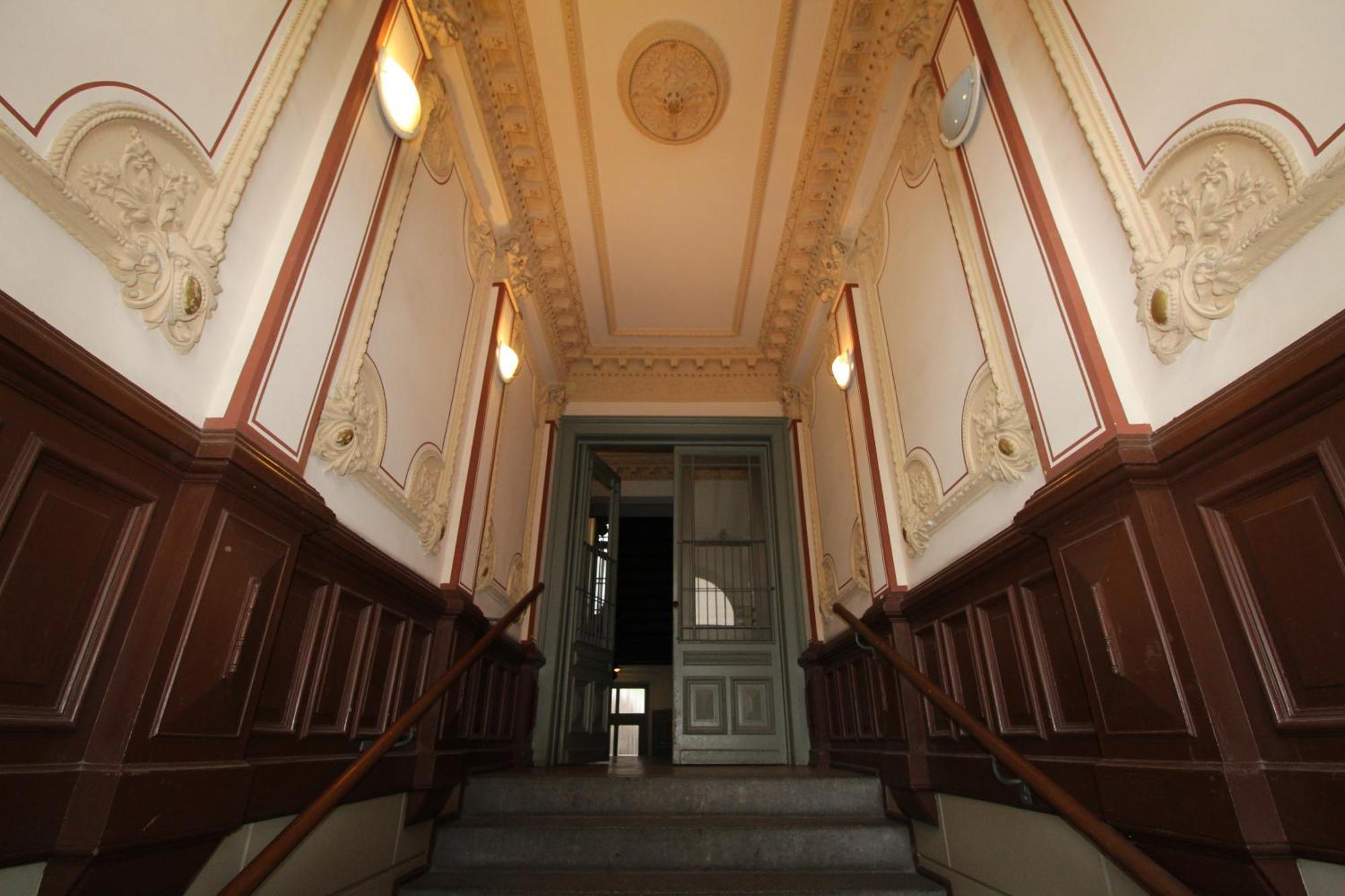 Zentrales Hochwertiges Gruenderzeit-apartment Thomasius Leipzig