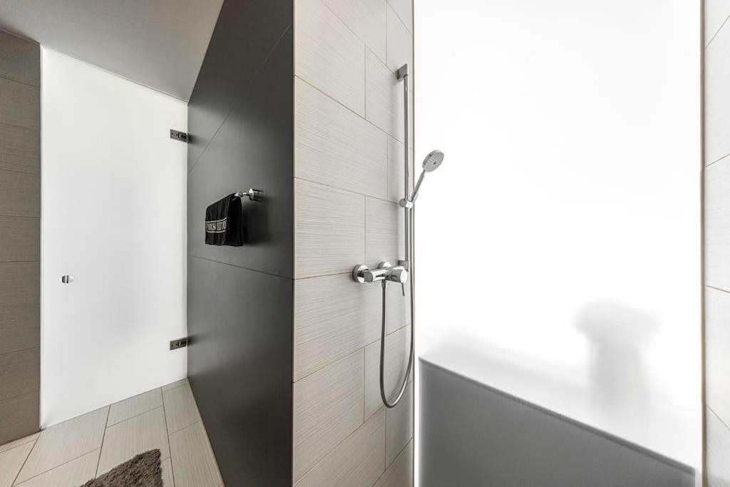 Arbeitsplatz - Kueche - Fitness Apartment Leipzig