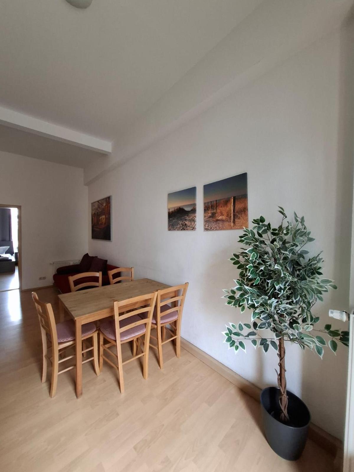 Appartement Altbauwohnung Direkt An Der Karli Mit Balkon - Netflix Inklusive