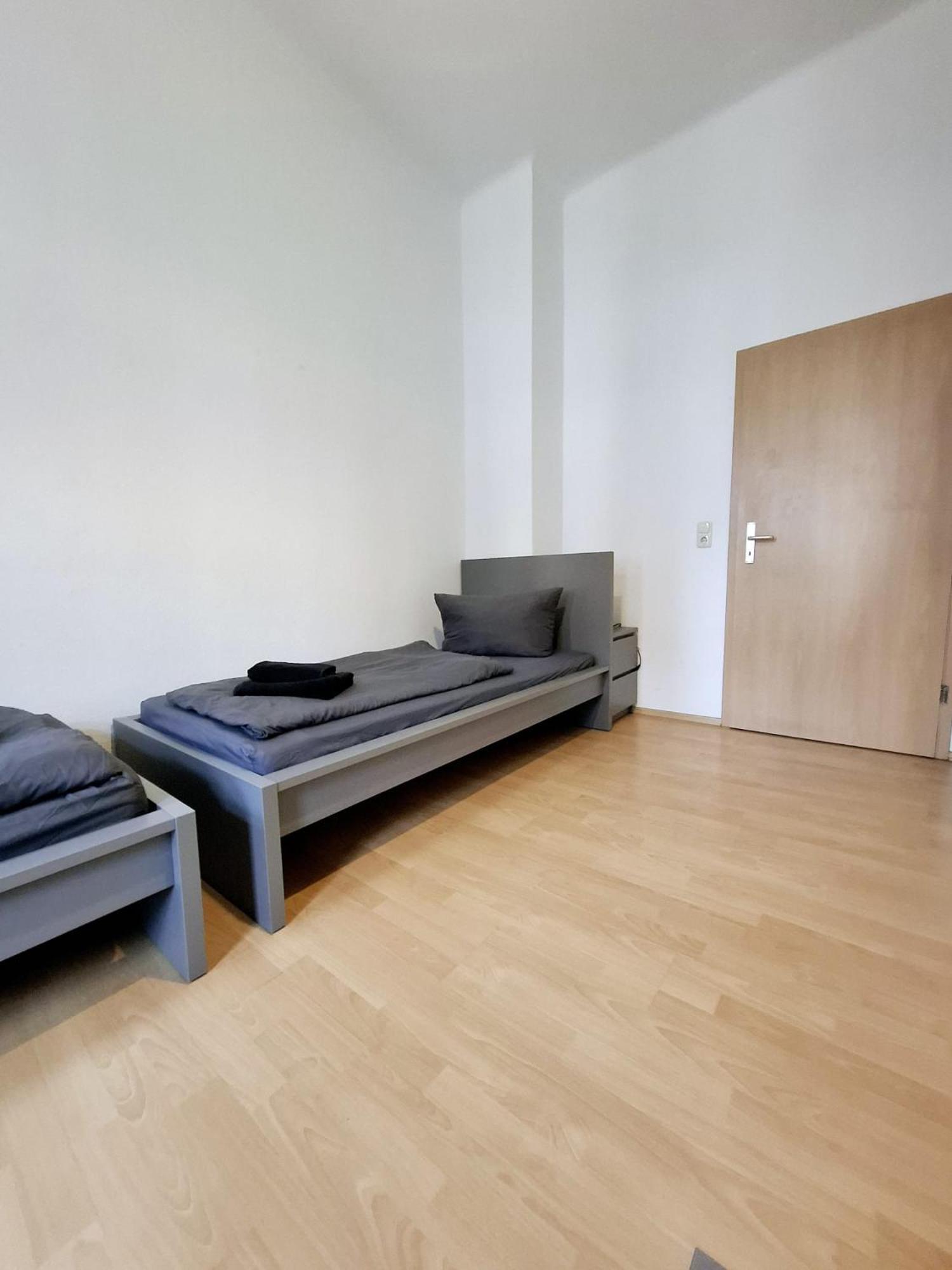 Altbauwohnung Direkt An Der Karli Mit Balkon - Netflix Inklusive Appartement *