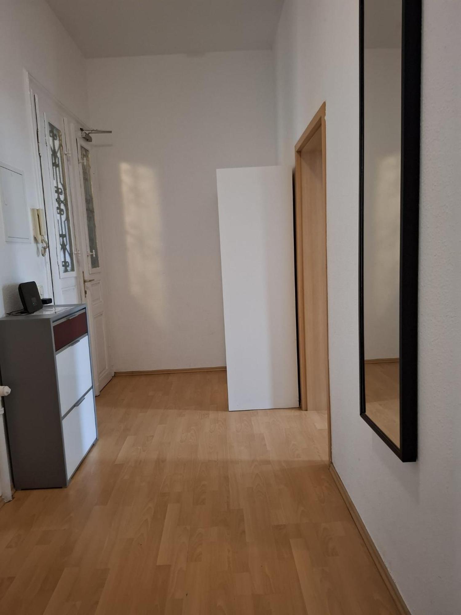 Altbauwohnung Direkt An Der Karli Mit Balkon - Netflix Inklusive * Leipzig