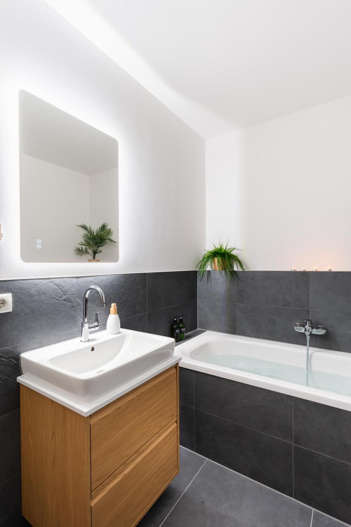 Premium-apartment Mit Balkon - Perfekt Fuer Familien, Gruppen Und Geschaeftsreisende - Zaya Apartment Leipzig