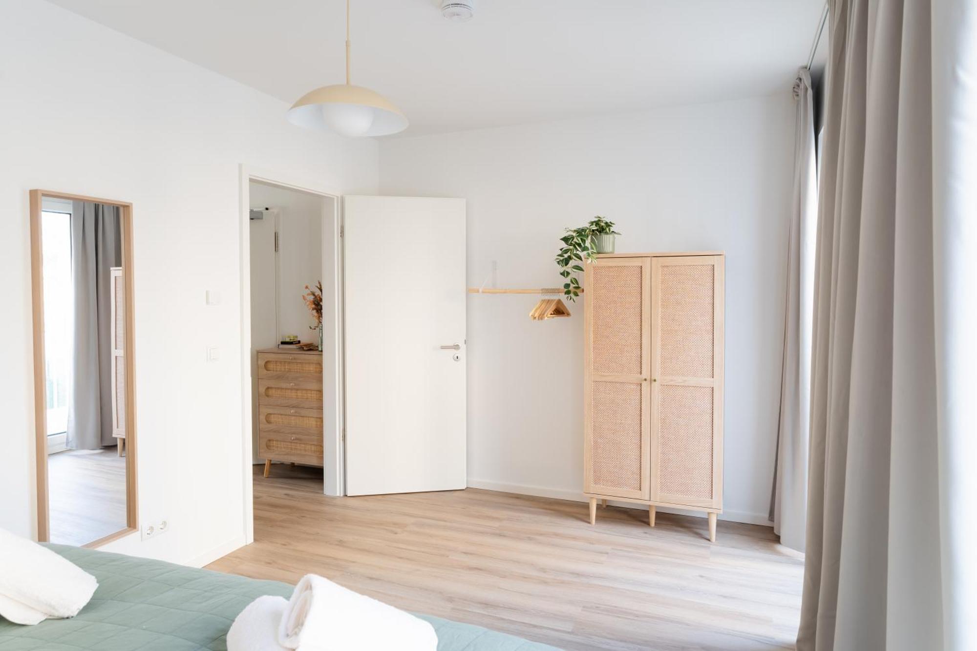 Premium-apartment Mit Balkon - Perfekt Fuer Familien, Gruppen Und Geschaeftsreisende - Zaya