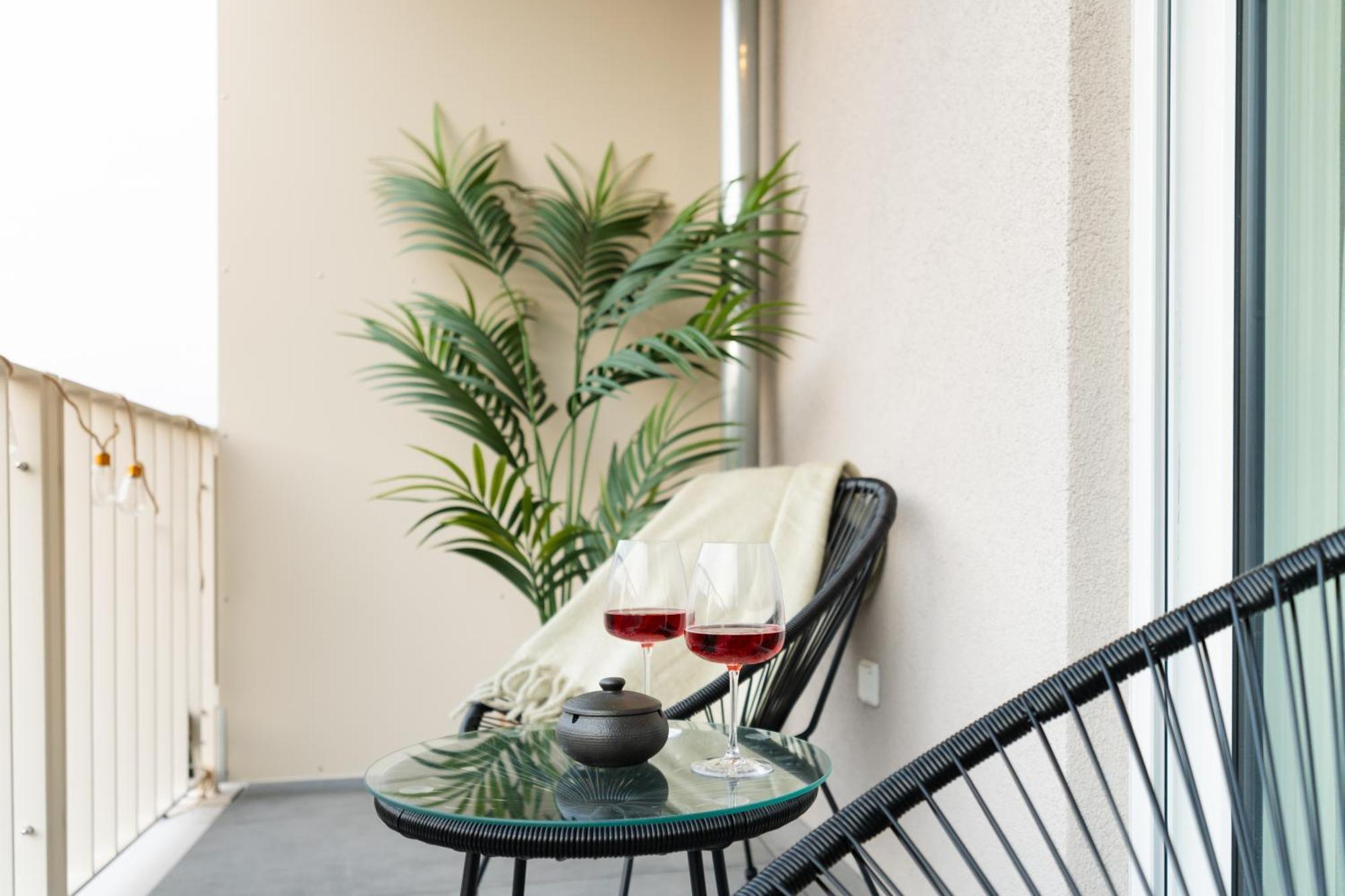 Premium-apartment Mit Balkon - Perfekt Fuer Familien, Gruppen Und Geschaeftsreisende - Zaya Apartment Leipzig